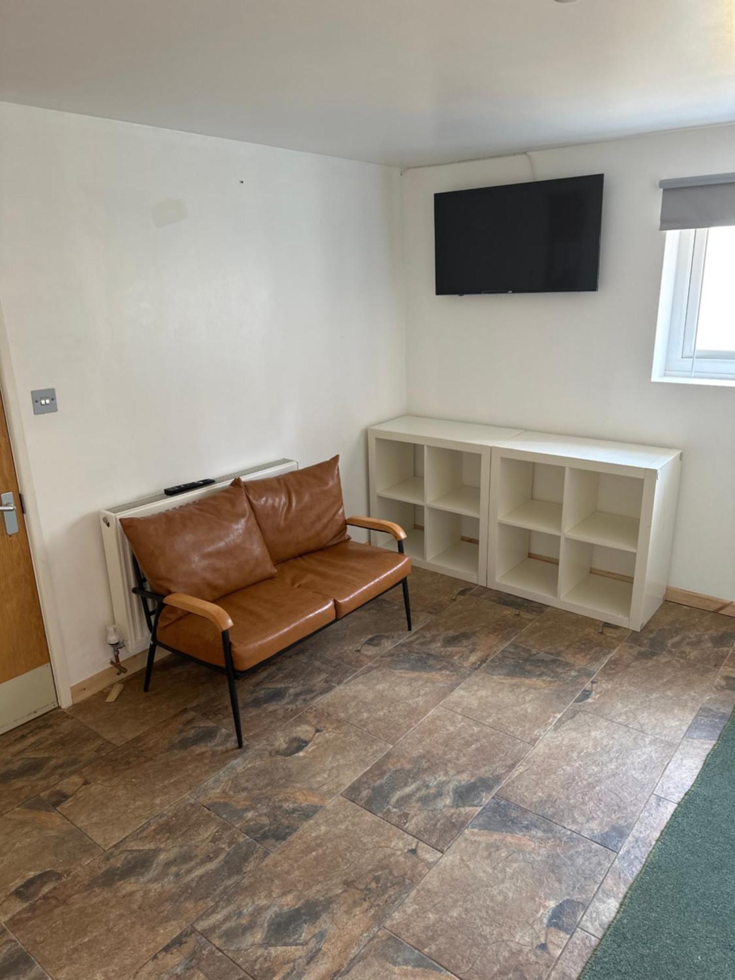 Barrs Court Beds Hotel Warmley ภายนอก รูปภาพ
