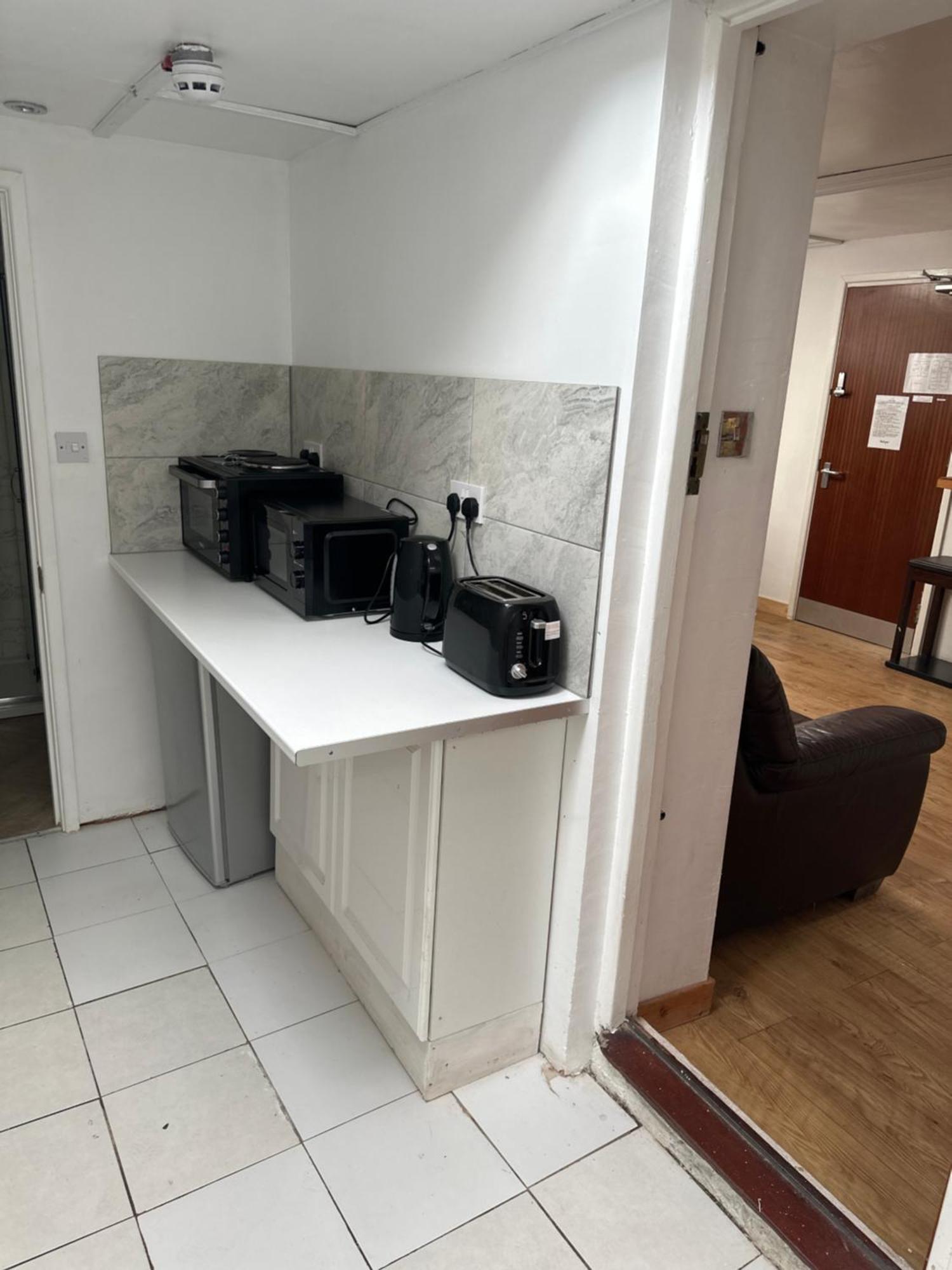 Barrs Court Beds Hotel Warmley ภายนอก รูปภาพ