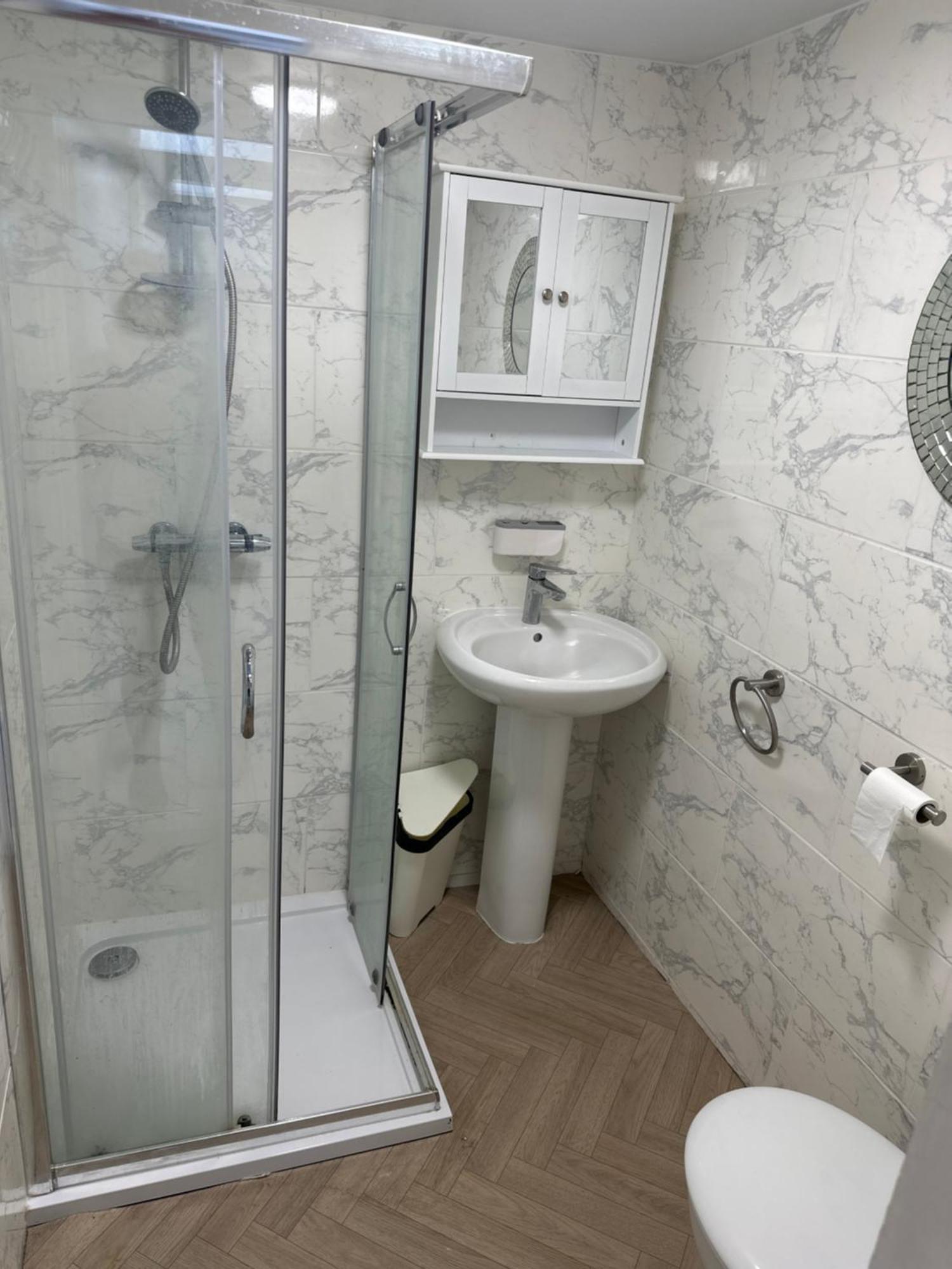 Barrs Court Beds Hotel Warmley ภายนอก รูปภาพ